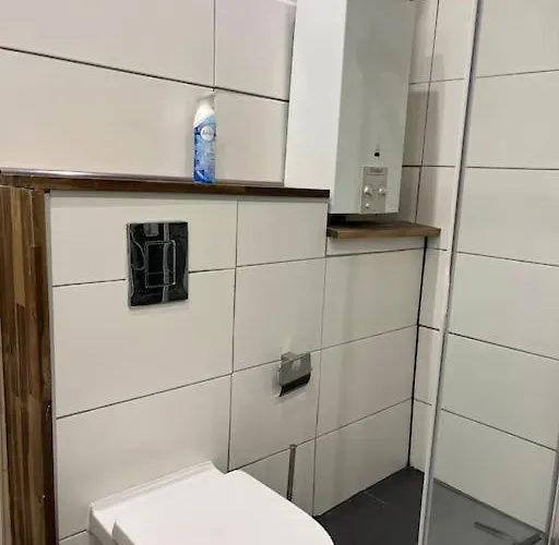 Geraeumige, Helle 3 アパート *